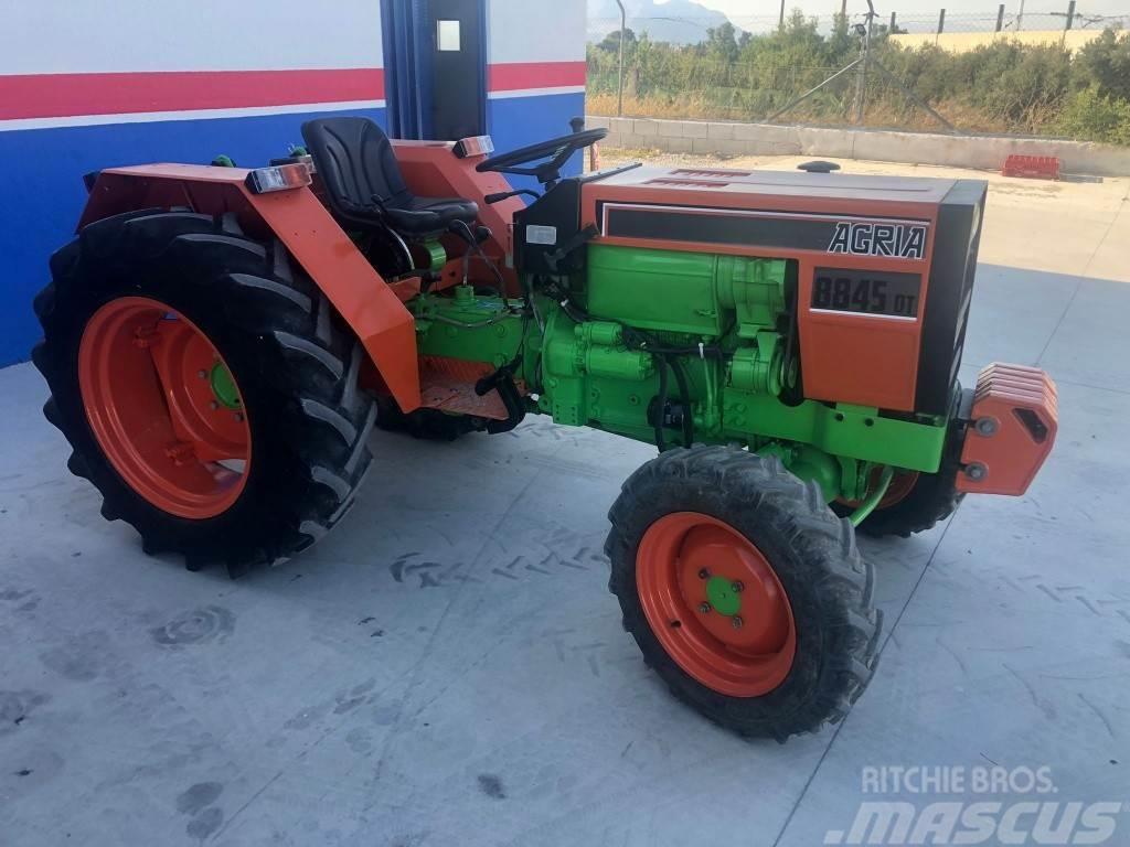  TRACTOR AGRIA 8845 45CV. Traktorok