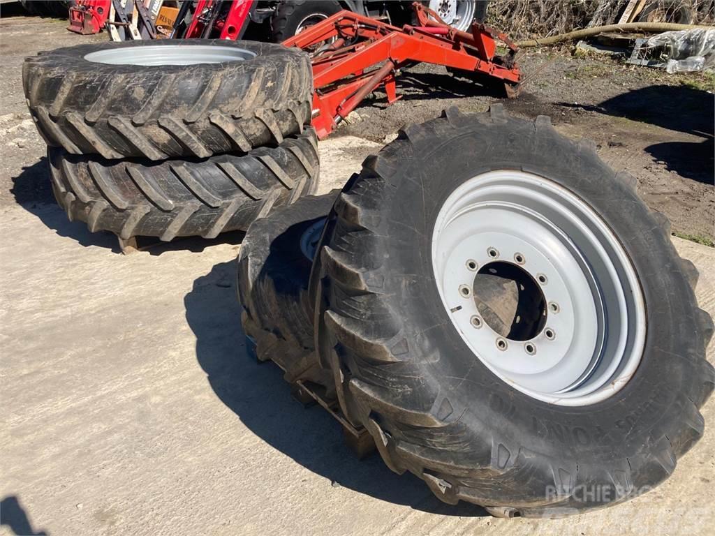 Massey Ferguson Wheels and tyres to suit 6700s series Egyéb mezőgazdasági gépek