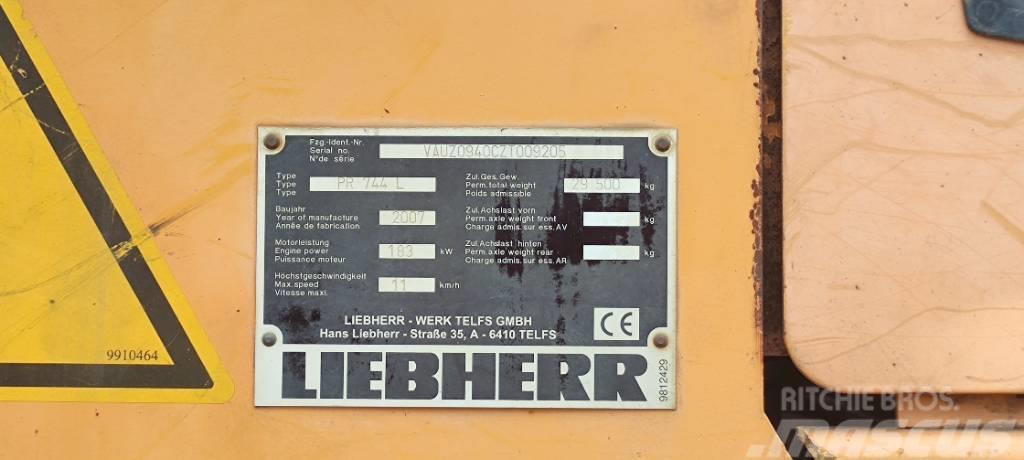 Liebherr PR 744 L lánctalpas dózerek