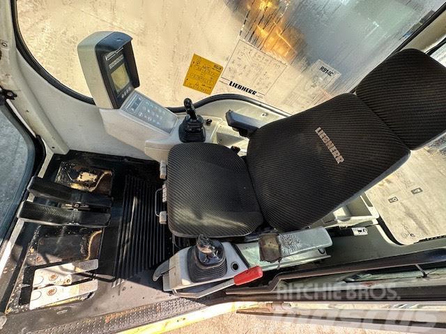 Liebherr R 914 C CAB Vezetőfülke és belső tartozékok