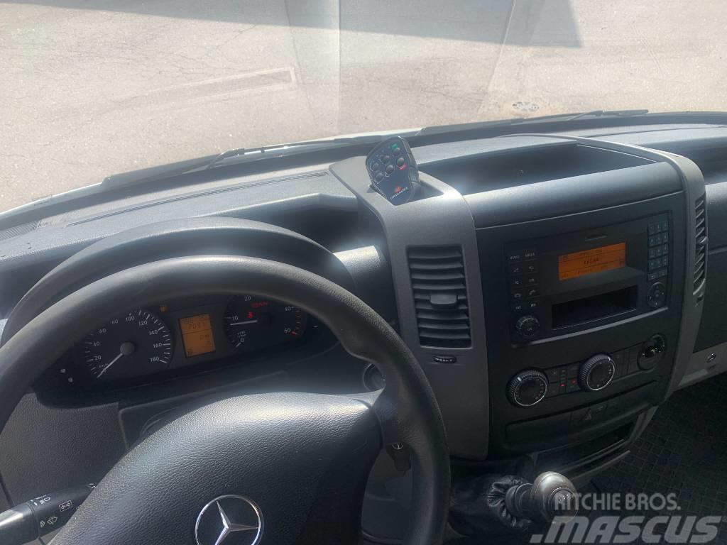 Mercedes-Benz Sprinter 313 CDI Pakettiauto umpikori + TL Nostin Dobozos