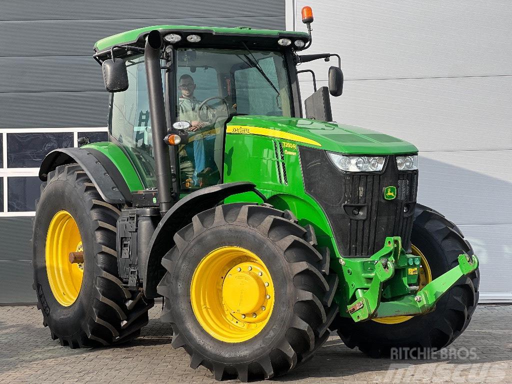 John Deere 7260 R Traktorok