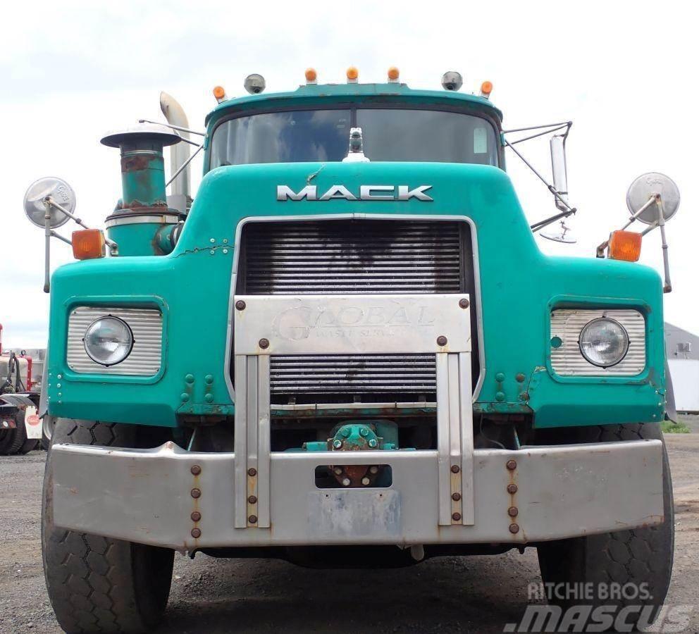 Mack RB688S Horgos rakodó teherautók