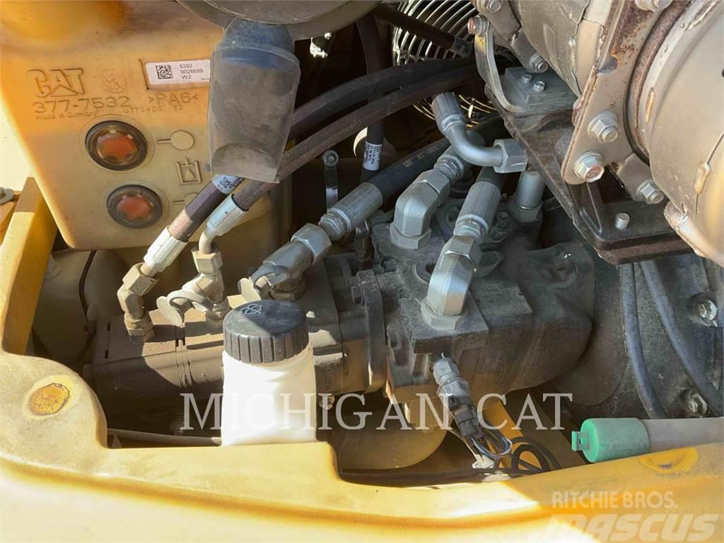 CAT 908M AR Gumikerekes homlokrakodók