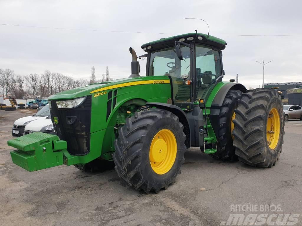 John Deere 8370 R Traktorok