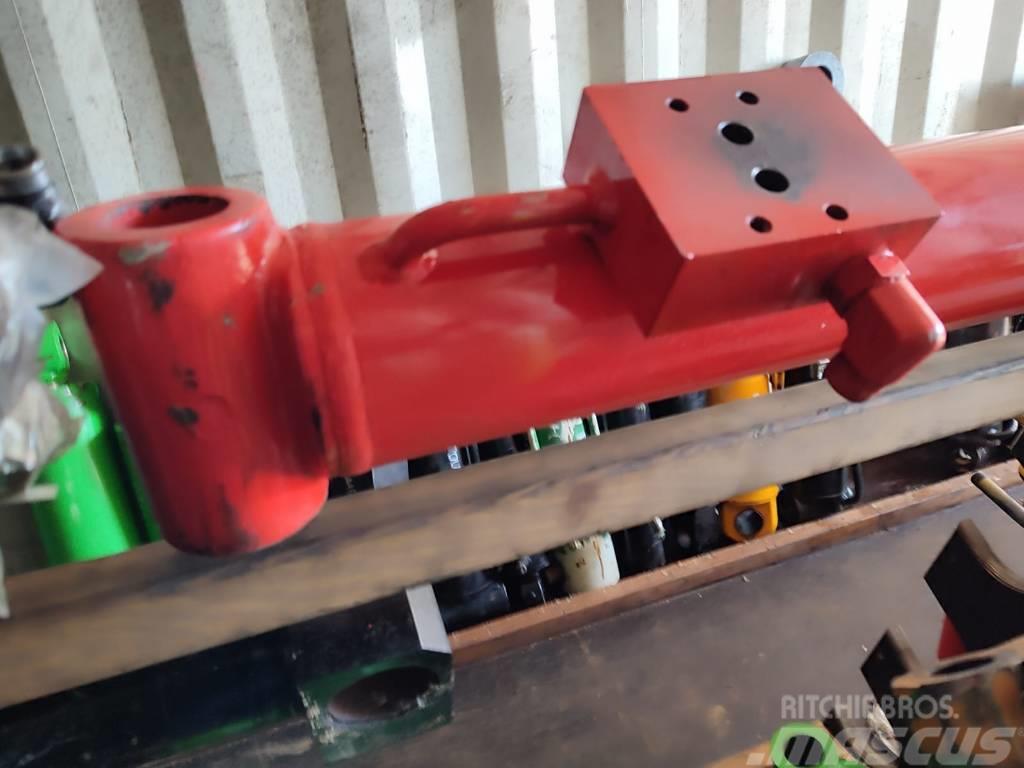 Manitou MVT 1337 arm extension hydraulic cylinder Hidraulika