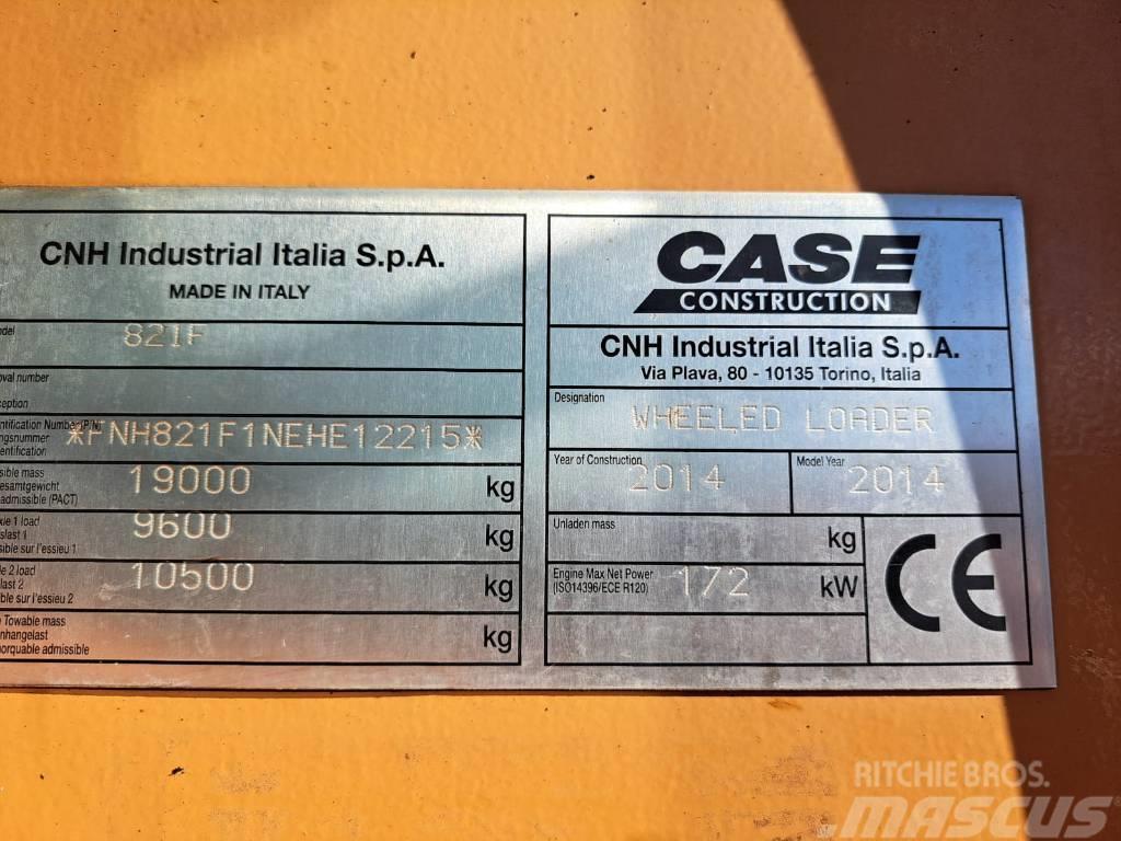 CASE 821 F Gumikerekes homlokrakodók