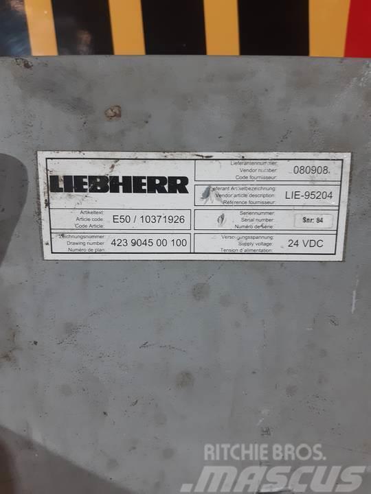 Liebherr R916 Vezetőfülke és belső tartozékok