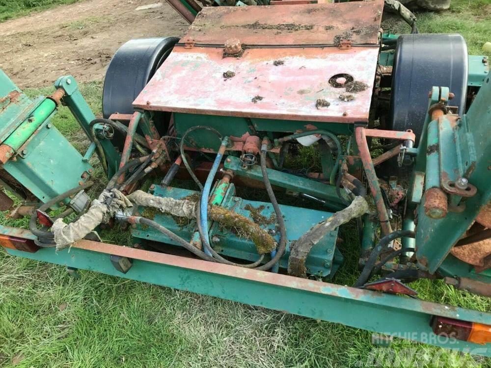 Ransomes gang mower 5 reel - tractor driven - £750 Ráülős fűnyírók