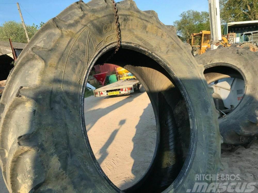  Tractor tyres 650/65 R 42 - £500 plus vat £600 Gumiabroncsok, kerekek és felnik