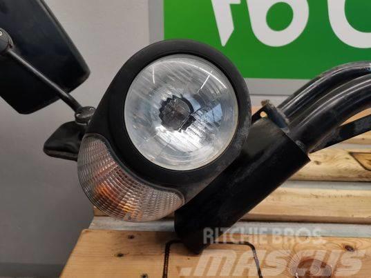 Deutz-Fahr Agrovector front lamp cover Vezetőfülke és belső tartozékok