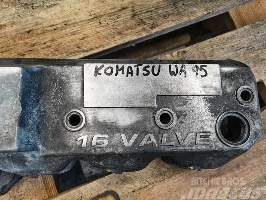 Komatsu WA .... {Komatsu 4D98E} block engine Motorok