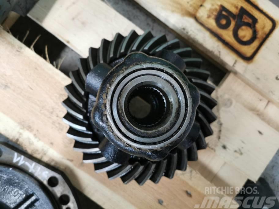 New Holland LM 420 {Clark-Hurth front differential Tengelyek