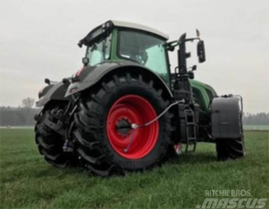 Fendt 933 Vario S4 Profi Plus Traktorok