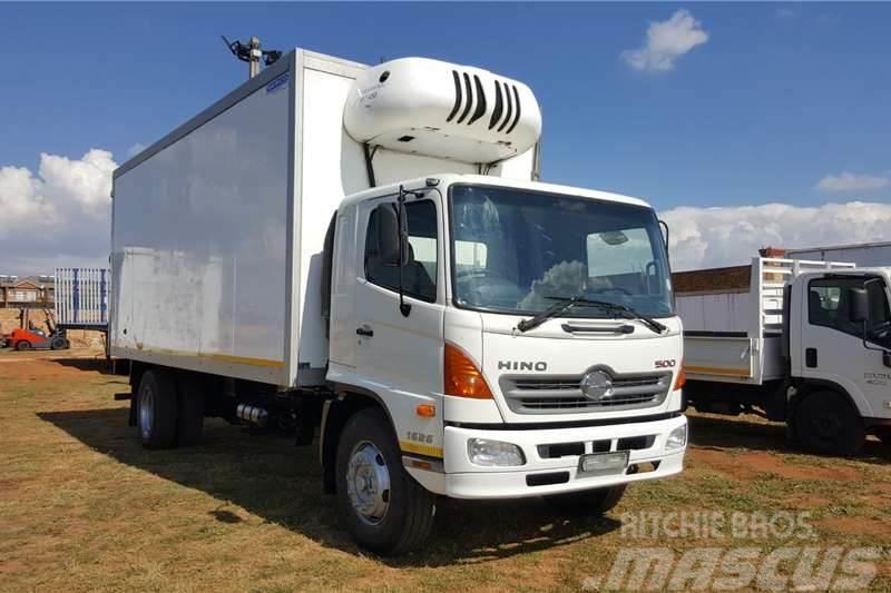 Hino 500, 1626, WITH INSULATED BODY MEAT RAIL BODY Egyéb