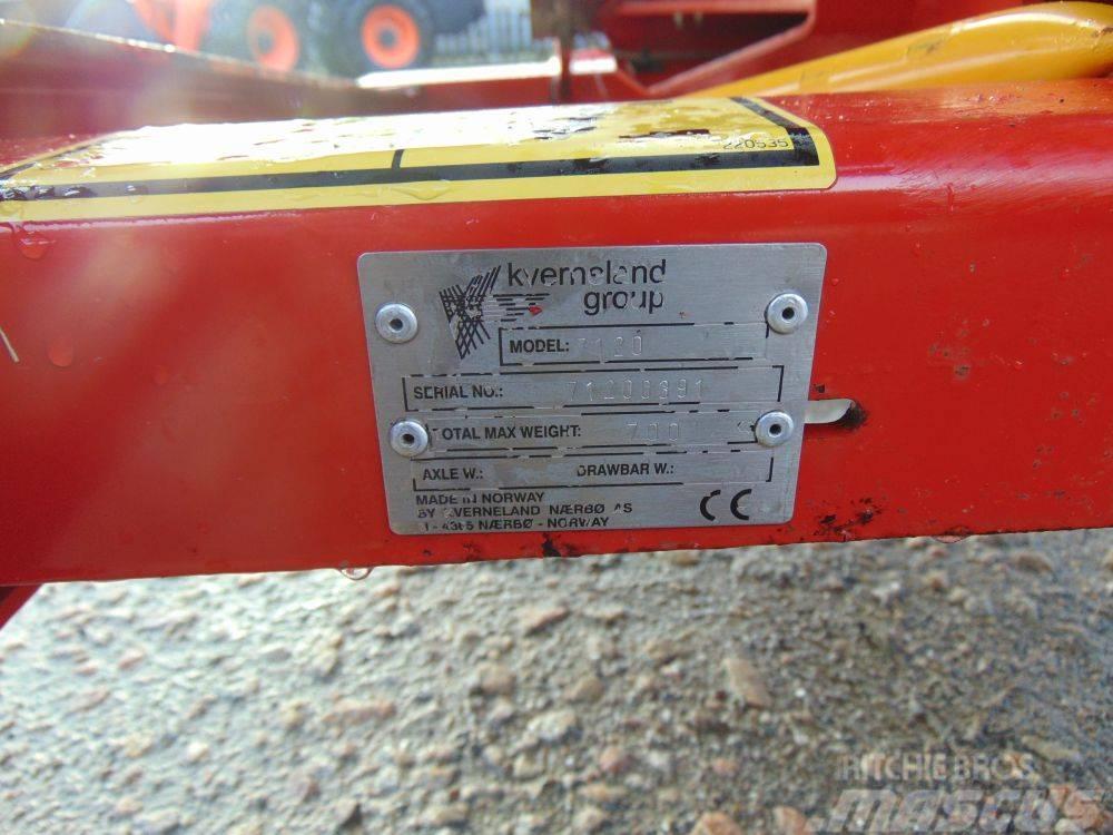 Kverneland Taarup 7120 Göngyölő gépek