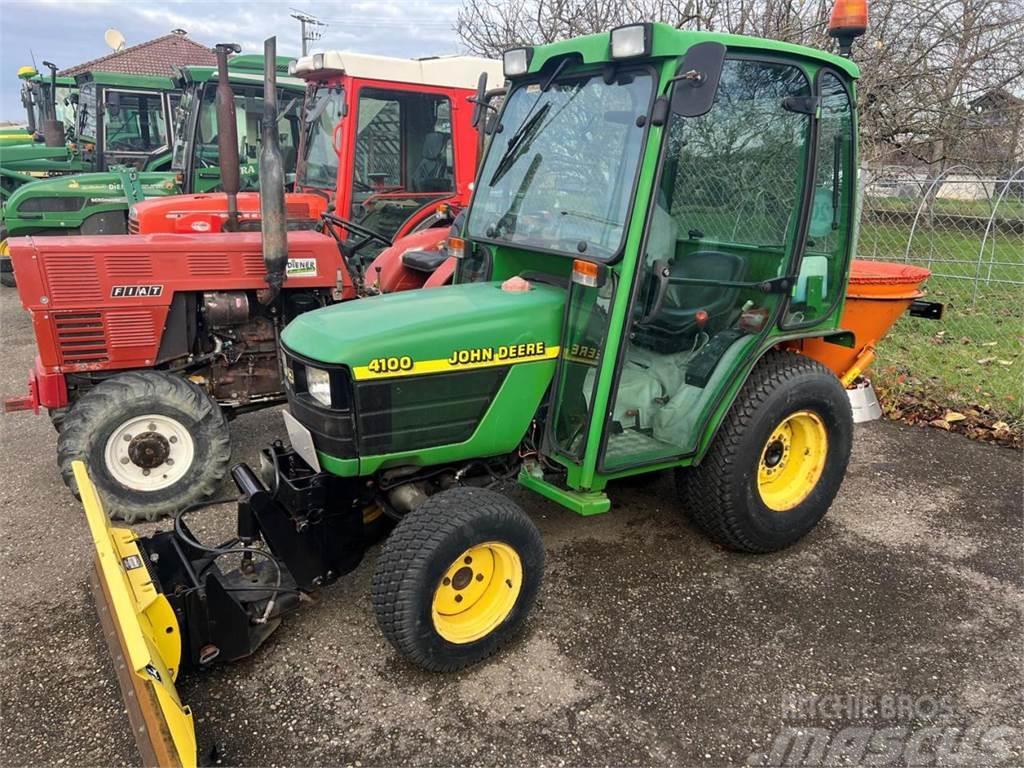 John Deere 4100 Allrad Kompakt traktorok