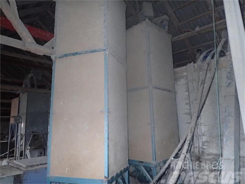  - - -  Færdigvarer siloer fra 1-2 ton Siló űrítő berendezés