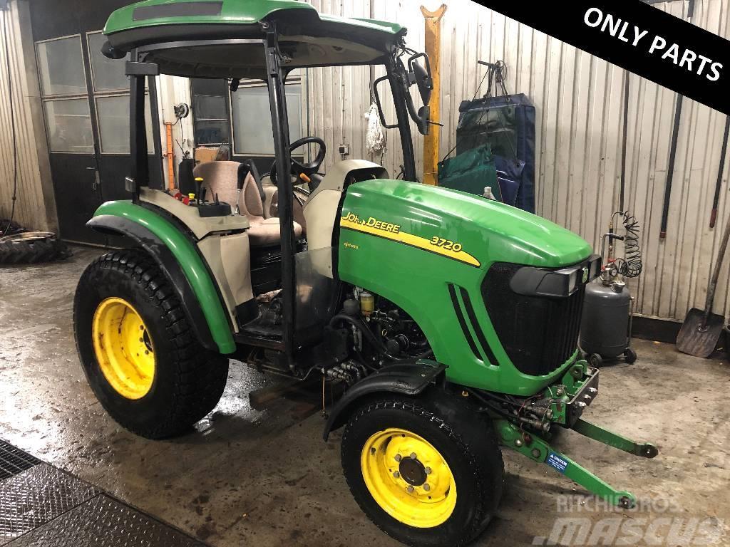 John Deere 3720 Dismantled: only spare parts Kompakt traktorok