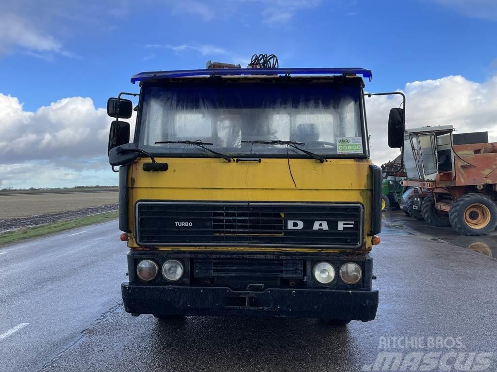 DAF 2100 Platós / Ponyvás teherautók