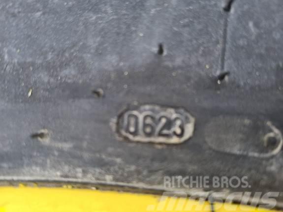 John Deere Hjul par: Trelleborg TM1060 520/60R28 Gul Gumiabroncsok, kerekek és felnik