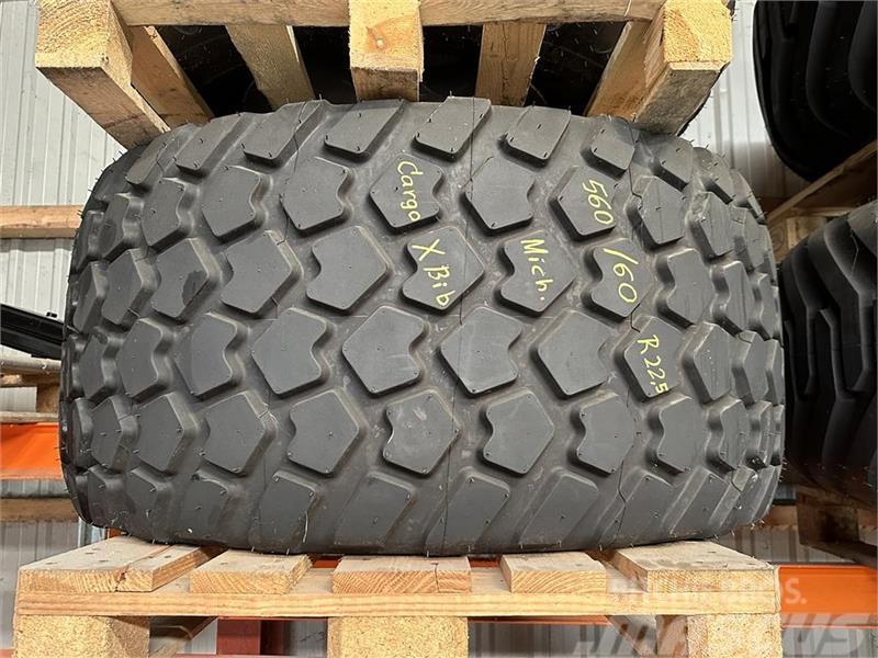Michelin 560/60 R22.5 ** Nyt komplet hjul ** Gumiabroncsok, kerekek és felnik