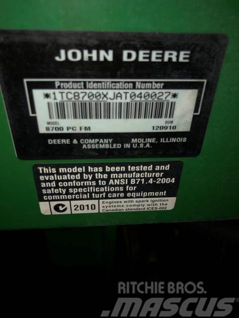 John Deere 8700 Golfpálya fűnyírók