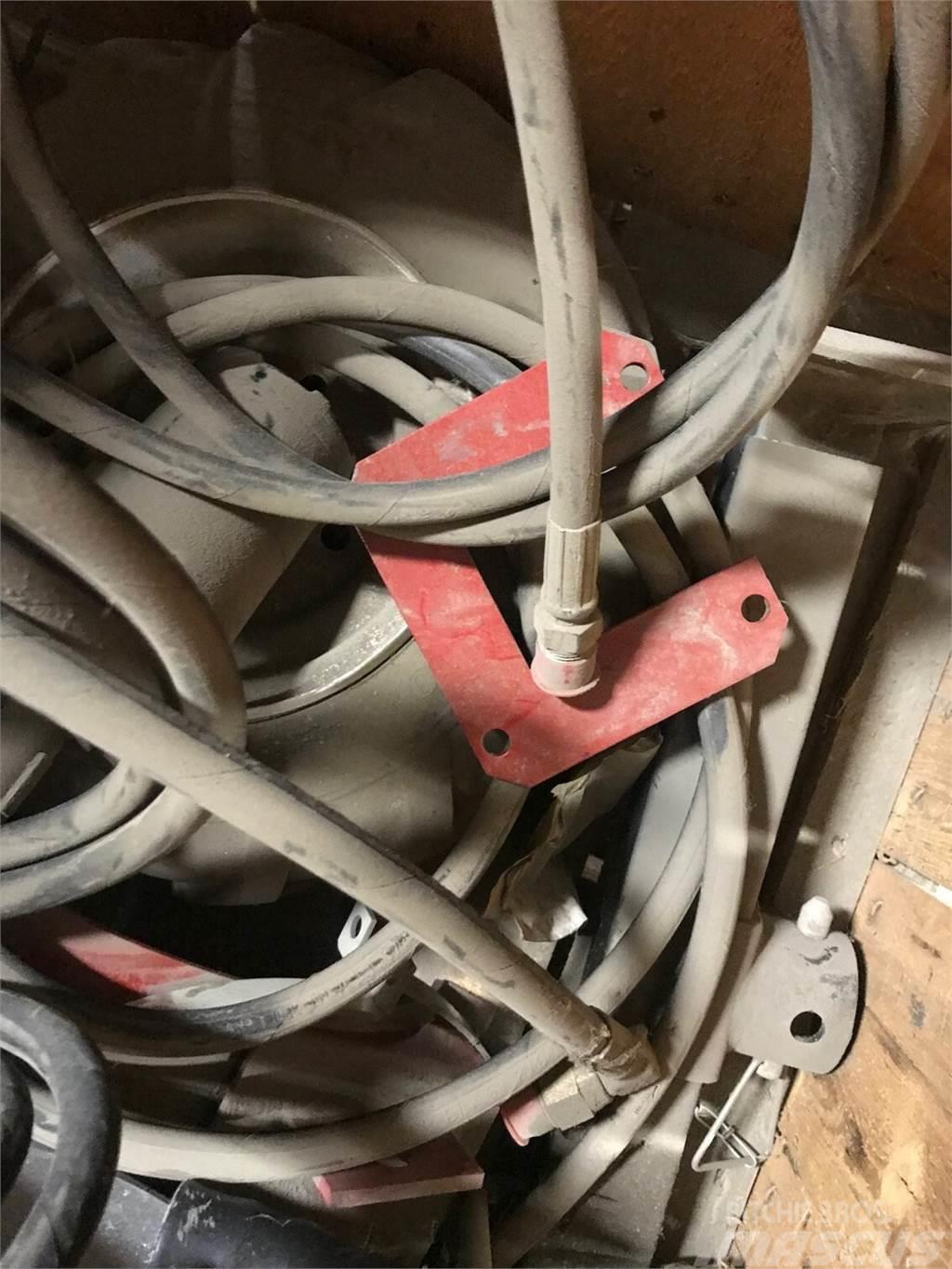 Hutchinson Mayrath 12 single wheel hyd auger dolly Magtisztító berendezések