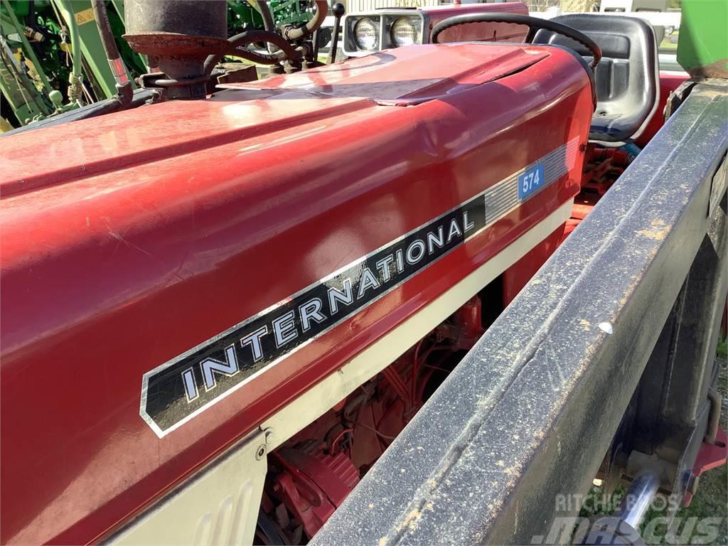 International 574 Kompakt traktorok