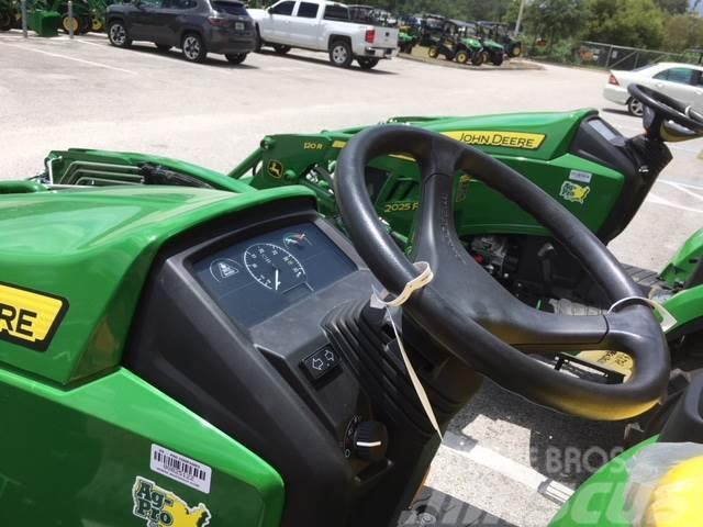 John Deere 2025R Kompakt traktorok