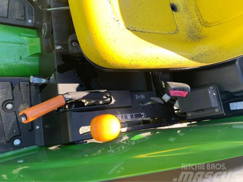 John Deere 4044M Kompakt traktorok