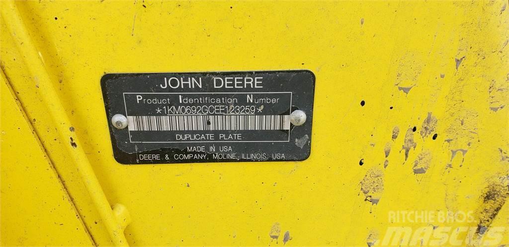 John Deere 692 Egyéb szálastakarmányozási gépek