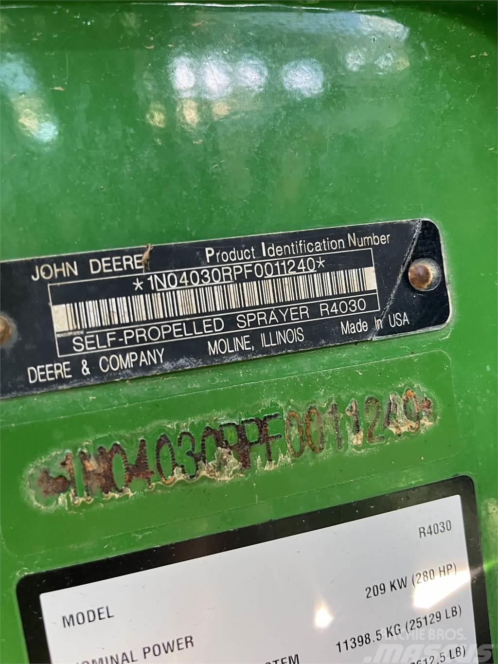 John Deere R4030 Vontatott trágyaszórók