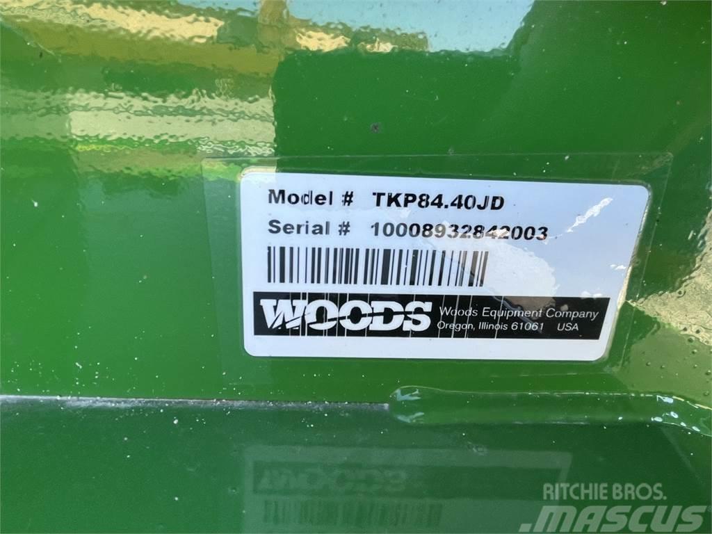 Woods TKP84.40 Ráülős fűnyírók