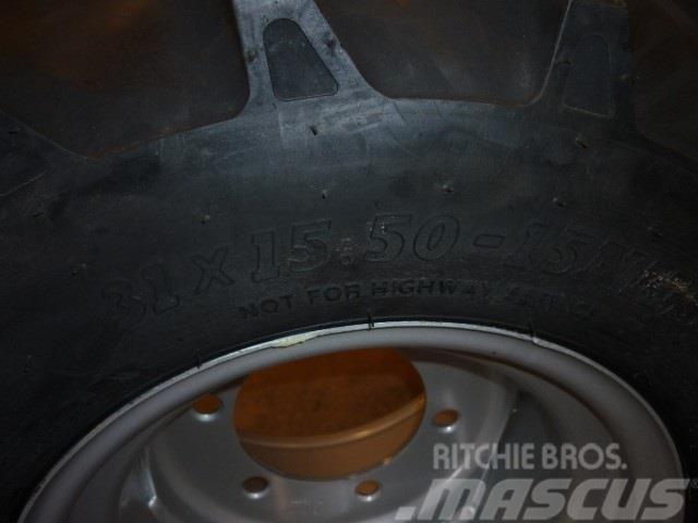 BKT 31x15.50x15 - løs dæk. Gumiabroncsok, kerekek és felnik