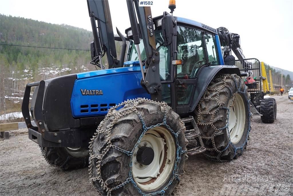 Valtra 6850 Traktorok