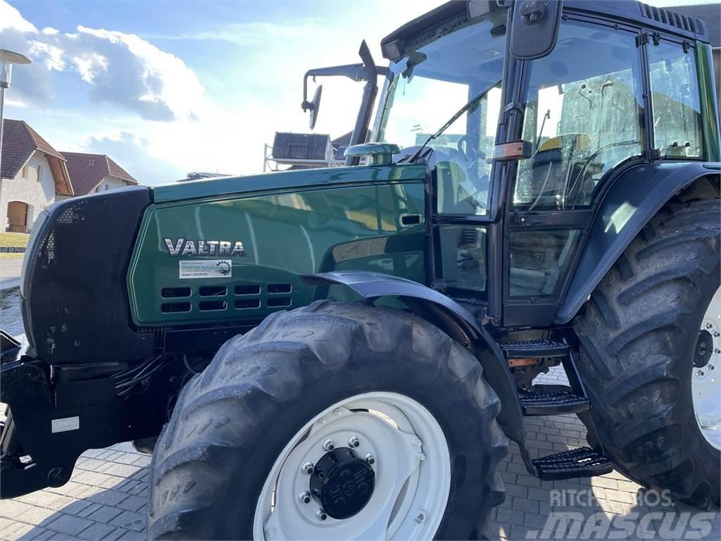 Valtra 6850 HiTech Traktorok
