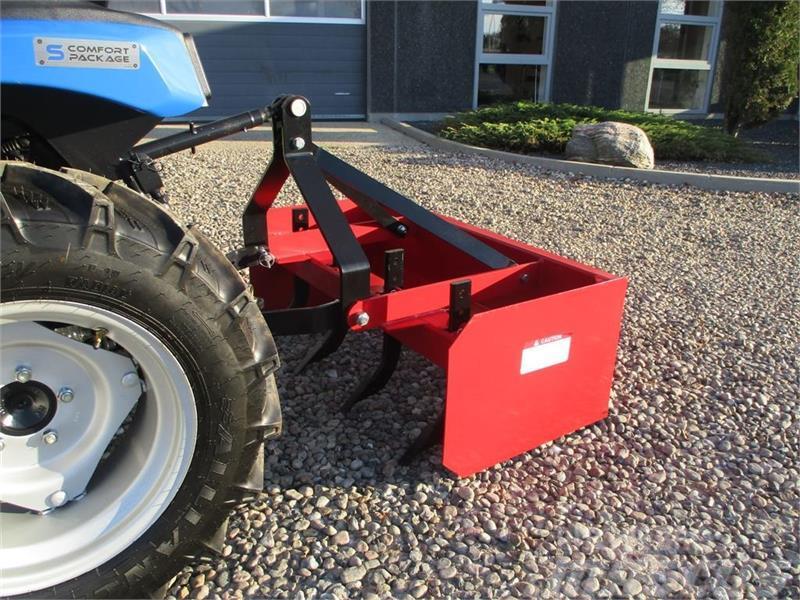 Dk-Tec 120cm scraberbox/vejhøvl Egyéb traktor tartozékok