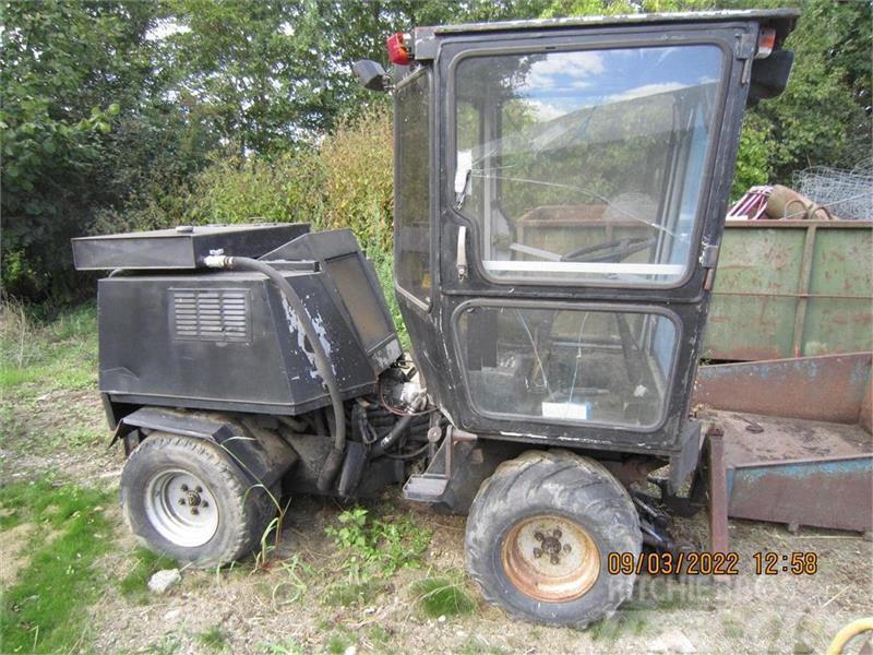  - - -  Linexa Kompakt traktorok