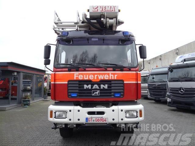 MAN FE410 6X6/ Vema Lift 32 Meter/ Feuerwehr Teherautóra szerelt emelők és állványok
