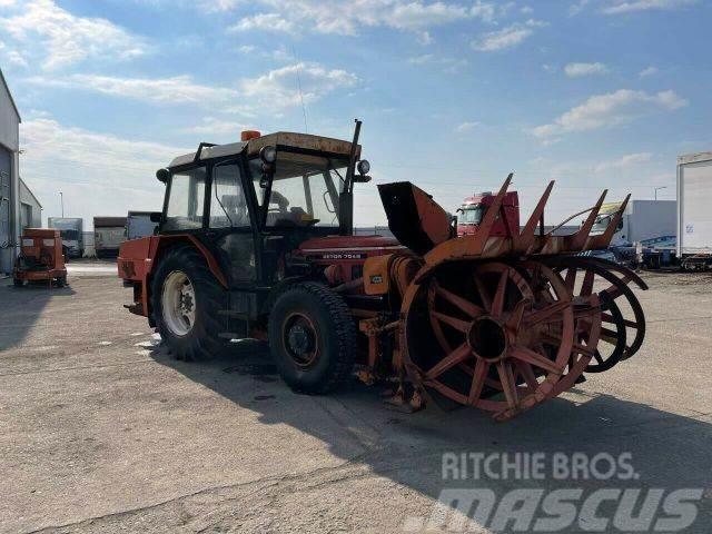 Zetor 7245 4x4 + snow blower vin 924 Traktorok