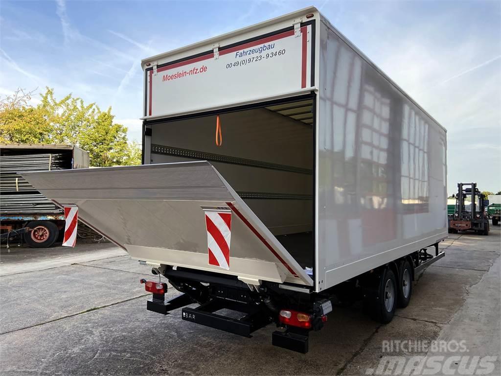 Möslein TK0105D-L Weiß Tandem Koffer, Ladebordwand 1,5 t  Dobozos pótkocsik