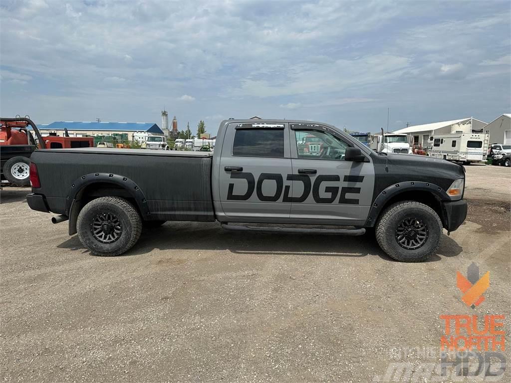 Dodge Ram 2500 Platós / Ponyvás teherautók
