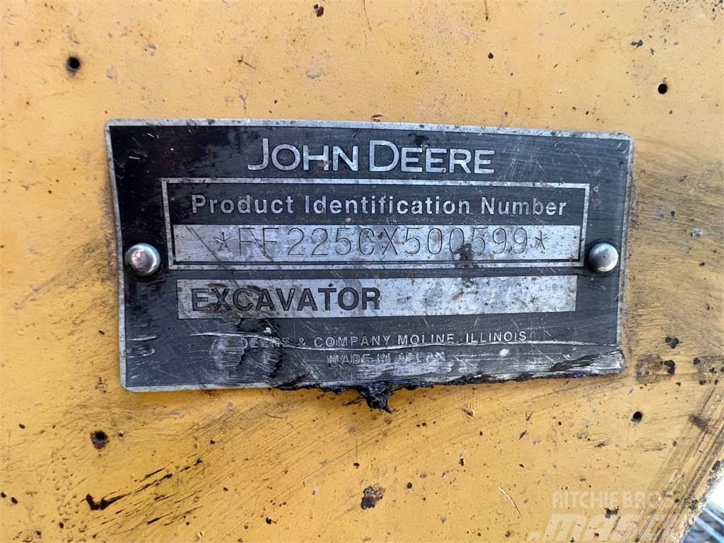 John Deere 225C LC Lánctalpas kotrók