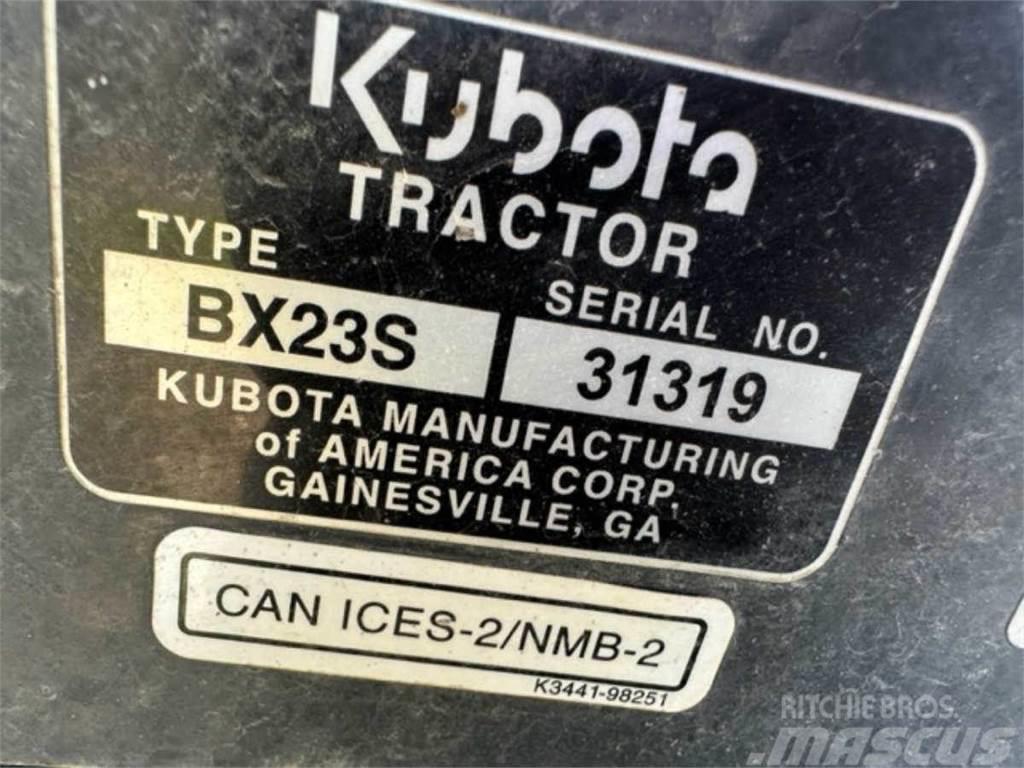 Kubota BX23S 4x4 Gumikerekes homlokrakodók