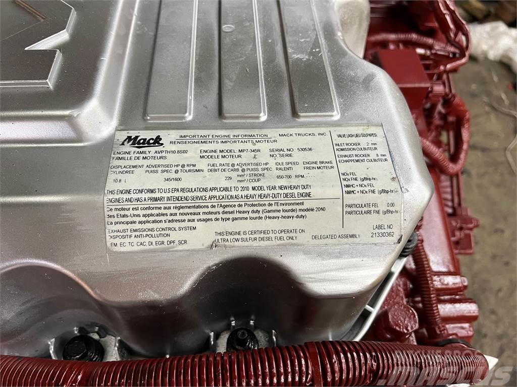 Mack MP7 Motorok
