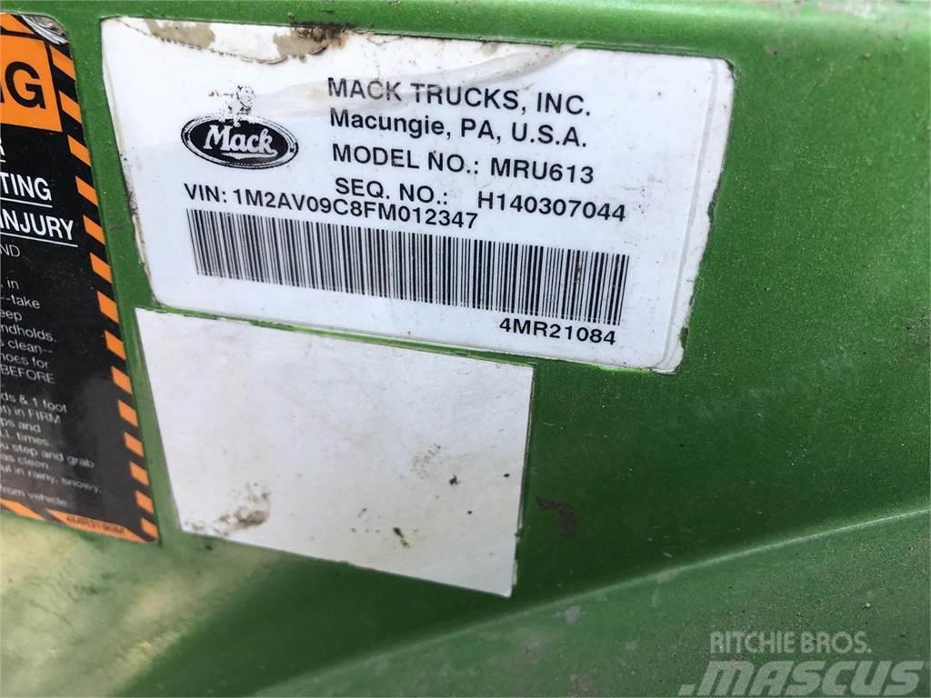 Mack MRU613 Betonkeverők/Betonpumpák