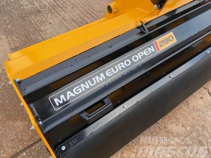 McConnel Magnum Euro Open 280 flail topper Egyéb szálastakarmányozási gépek