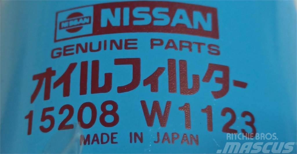 Nissan  Motorok