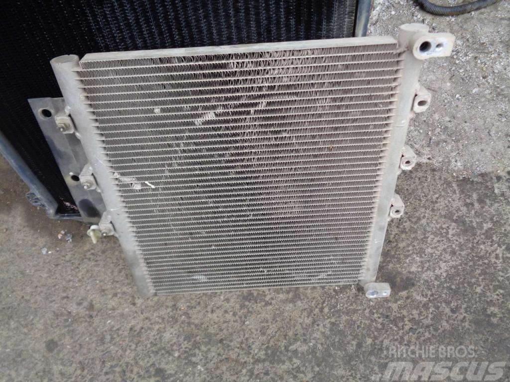 New Holland Air conditioning radiator Vezetőfülke és belső tartozékok